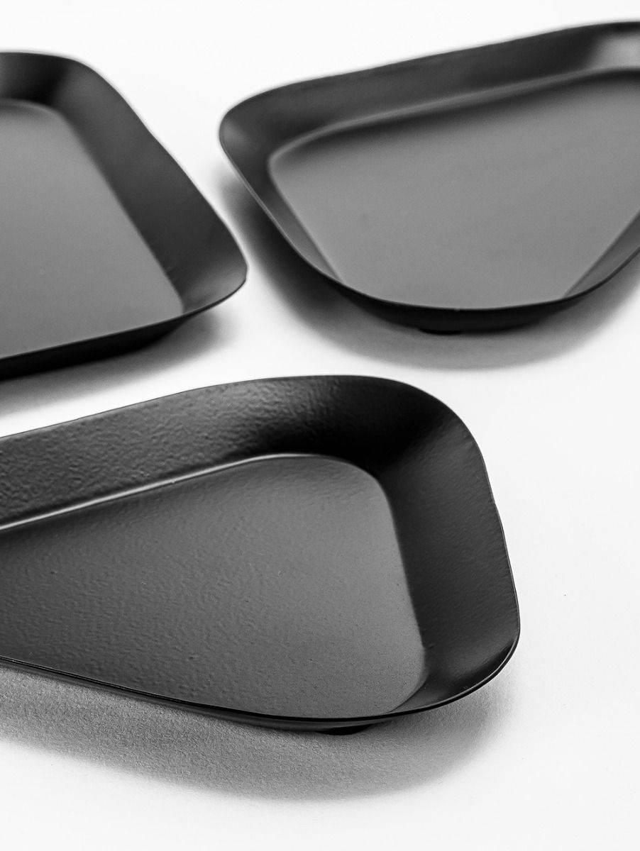 SET DE 3 BANDEJA METALICA TRIANGULAR NEGRA