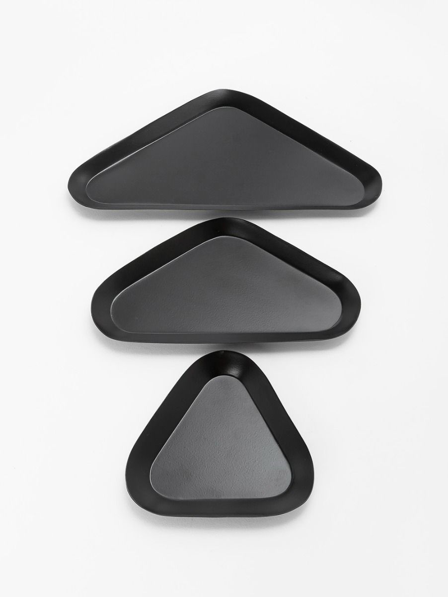 SET DE 3 BANDEJA METALICA TRIANGULAR NEGRA