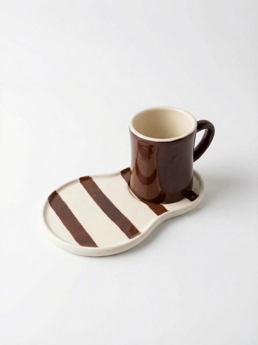 SET DE TAZA Y BANDEJA RIGATA BORDO