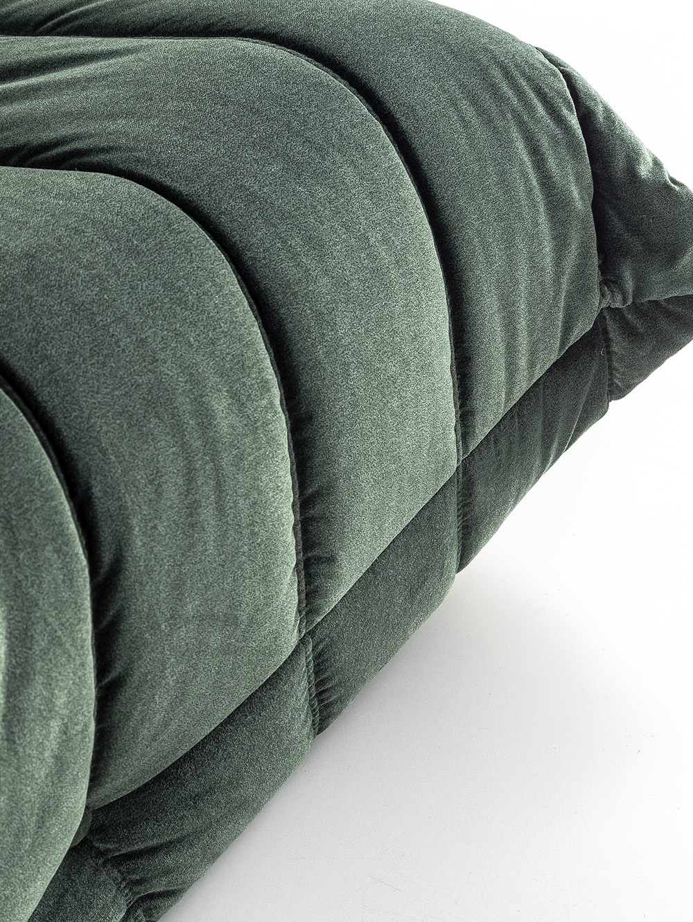 Sillon tipo puff verde ingles-TOGO VELVET VERDE OSCURO-Landmark-06.jpg image number null